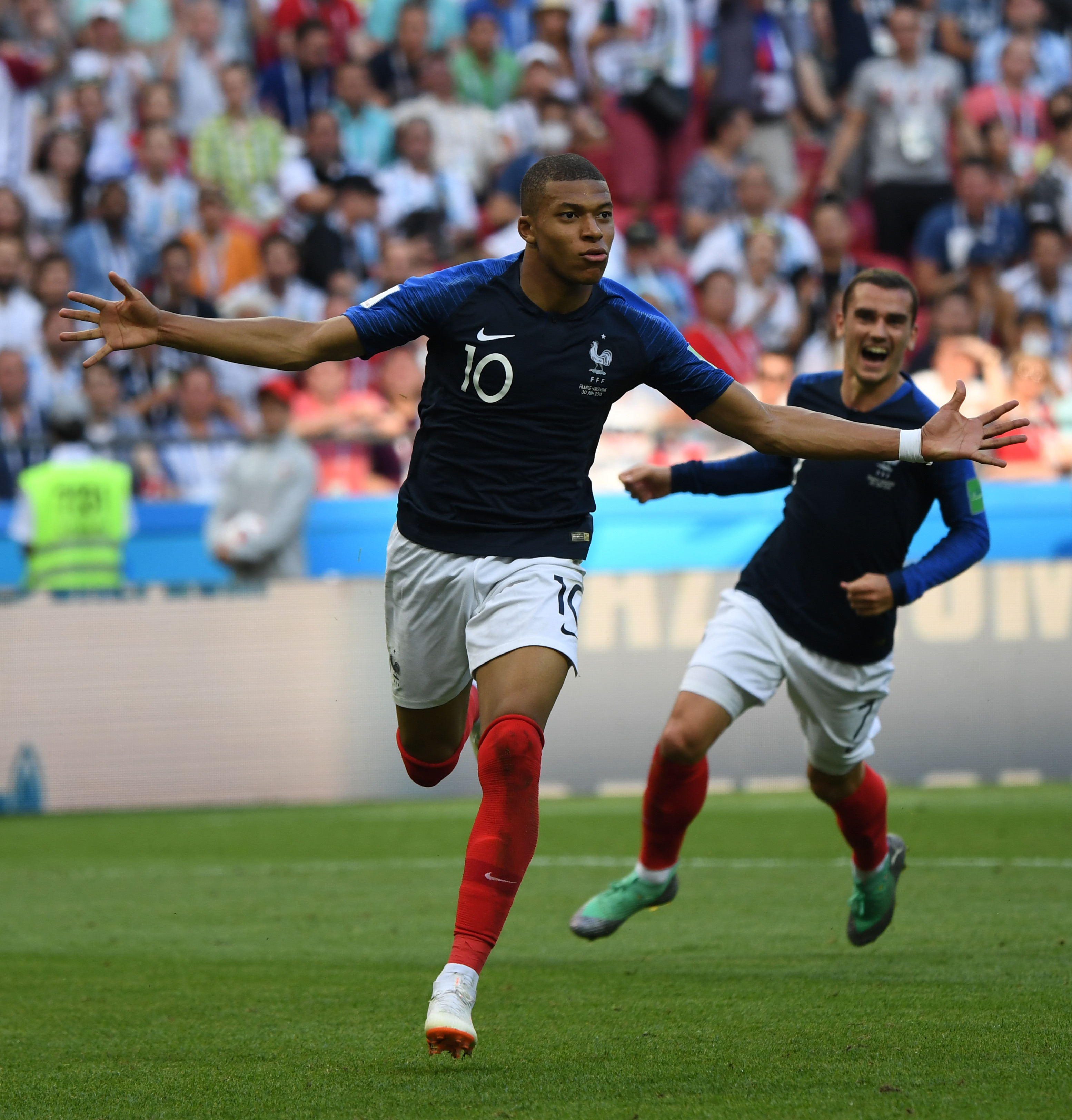 巴萨梅西进球助球队领先塞维利亚