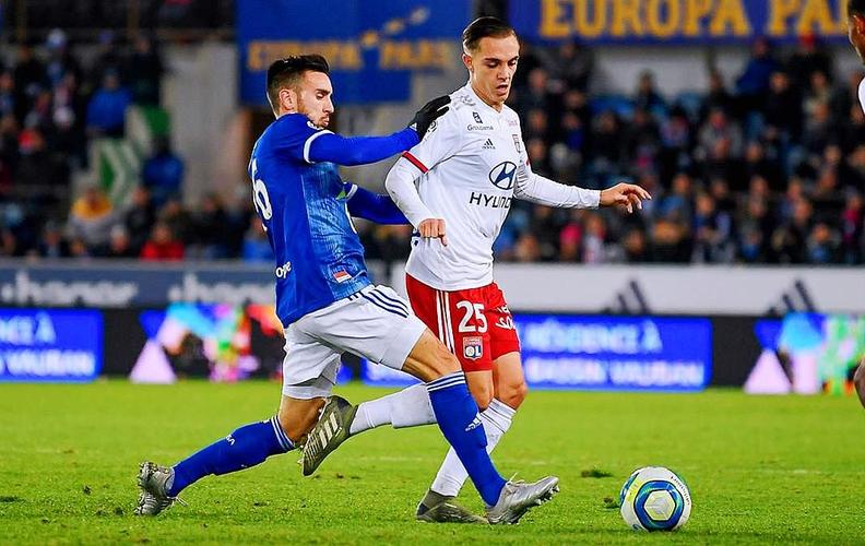 队长镇守后防，比肩最佳表现