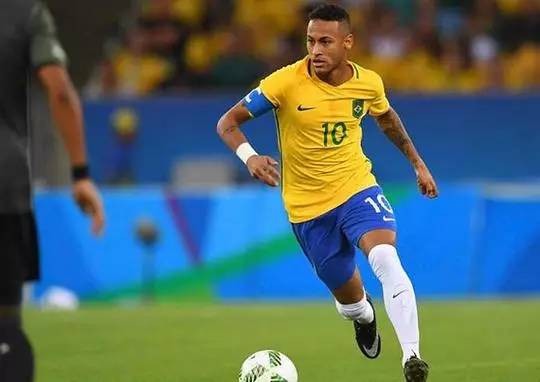 巴西大名单：维尼修斯领衔，法比尼奥、罗克回归，内马尔无缘
