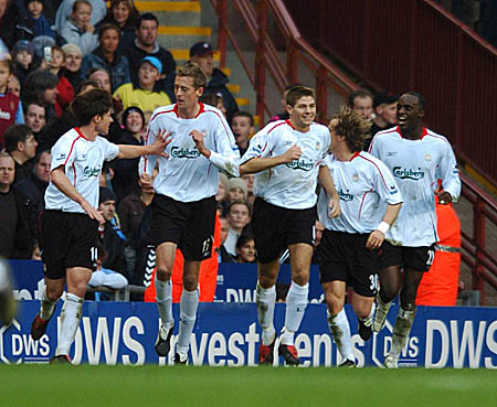 慕尼黑1860主席曾抱怨海纳未认出自己，拜仁球迷拉横幅回怼