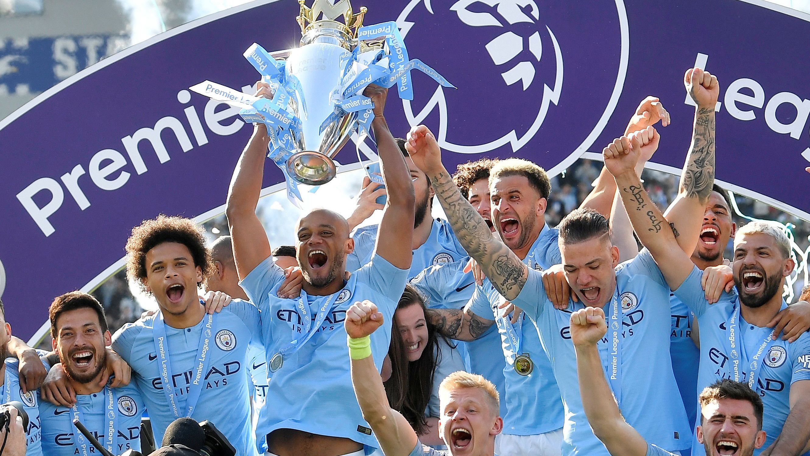 澎湃：管理层想复刻郭士强案例恐有偏差，邵佳一应提升抗压能力