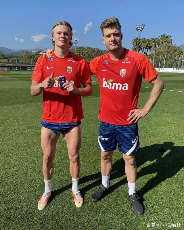 尤文发售圣诞节相关产品，毛衣售价39.9欧元，帽子16.9欧