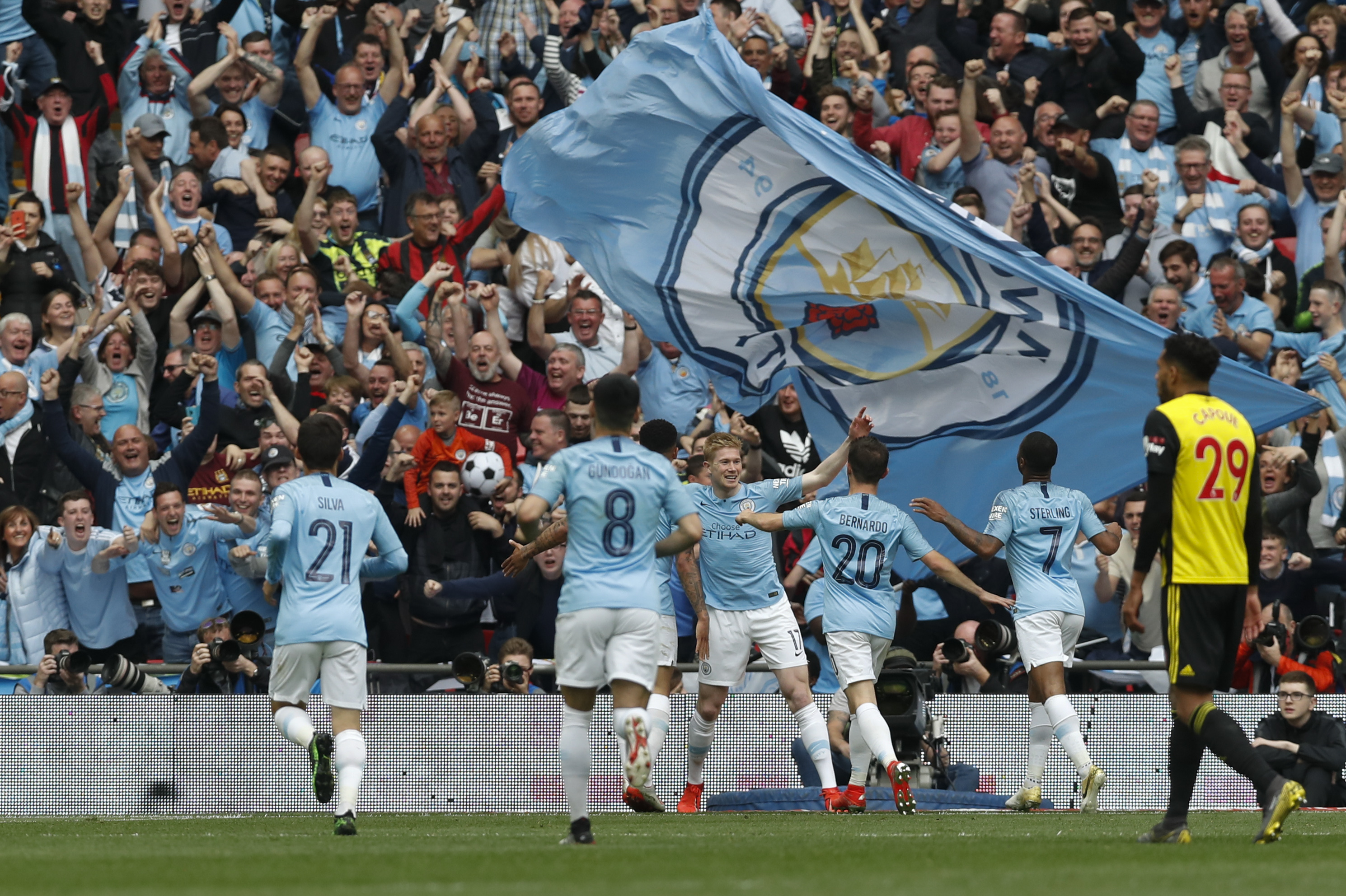 安帅：米利唐踢右后卫表现很好；有些惊讶埃斯特旺的天赋