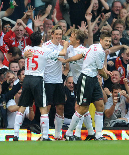 曼联计划打破转会纪录，签下埃利奥特·安德森和马特塔，争夺关键球员。