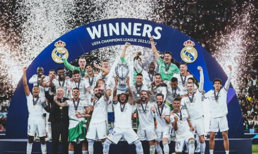 半场战报：阿贾克斯0-0加拉塔萨雷，双方破门乏术